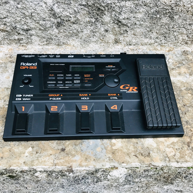 ROLAND GR-33 Guitar Synthesizer Pedaliera Sintetizzatore per