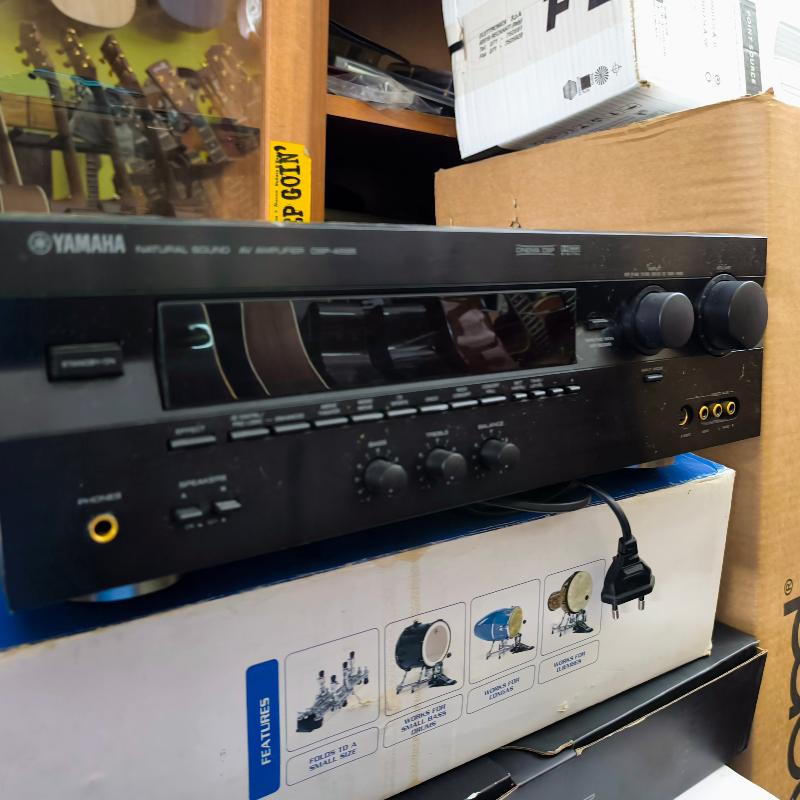 YAMAHA DSP-A595 Amplificatore AV a 5 Canali con Decoder Dolby